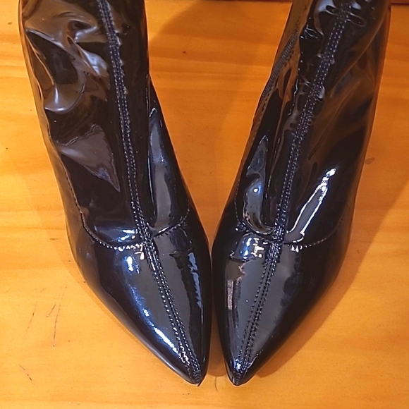 Sexy Narrow Wedge Fitted Go-Go Boots - Picture 2 of 8